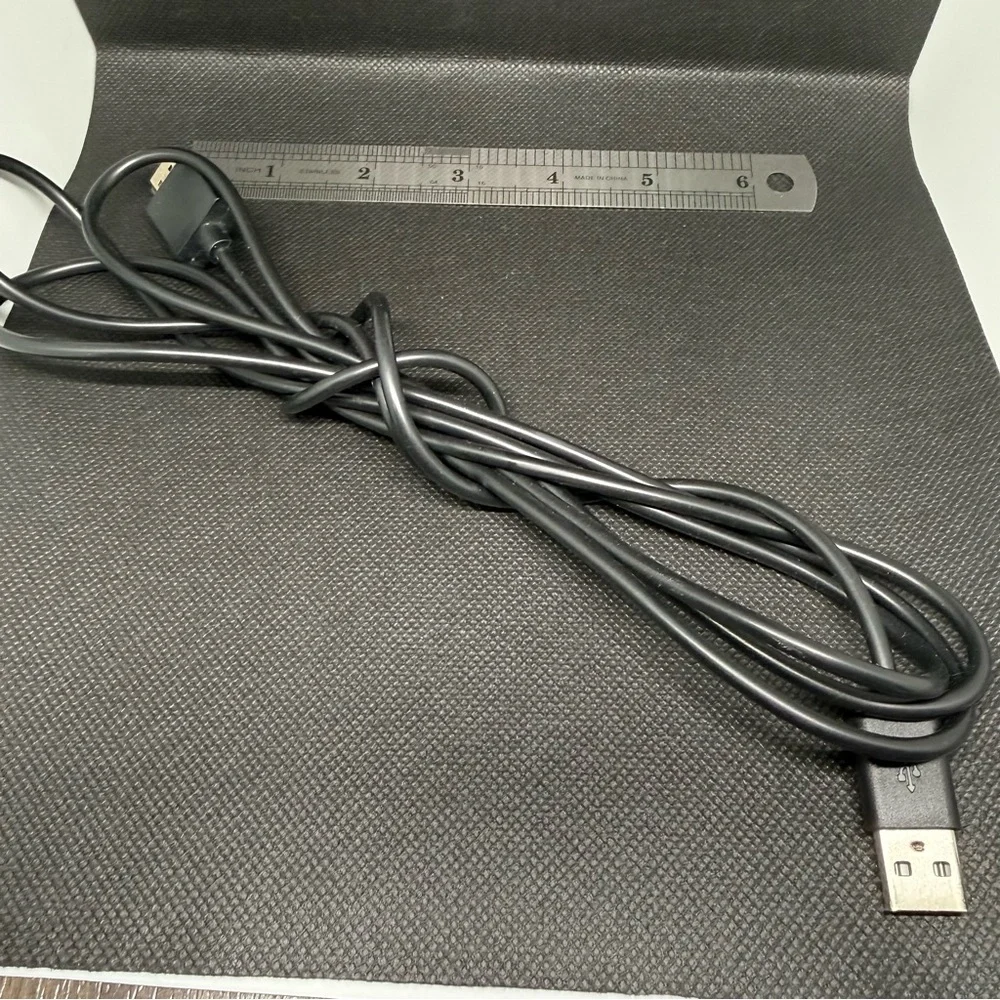 Black USB to HDMI Cable